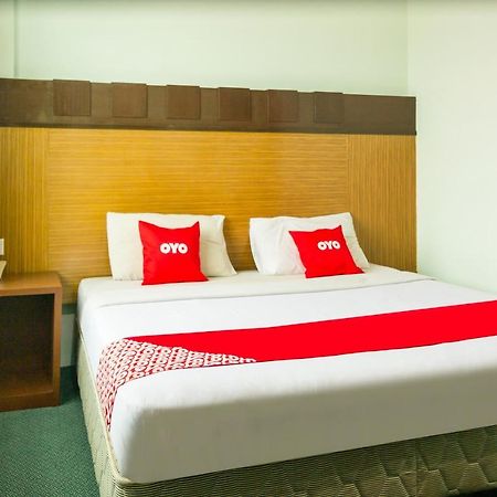 Oyo 89408 Royal Hotel Keningau Kültér fotó
