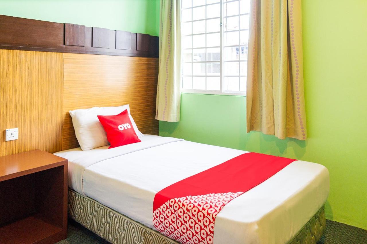 Oyo 89408 Royal Hotel Keningau Kültér fotó