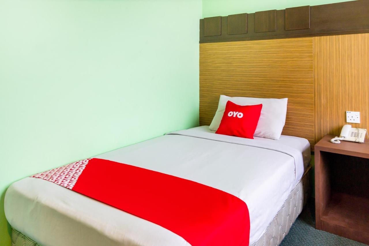 Oyo 89408 Royal Hotel Keningau Kültér fotó