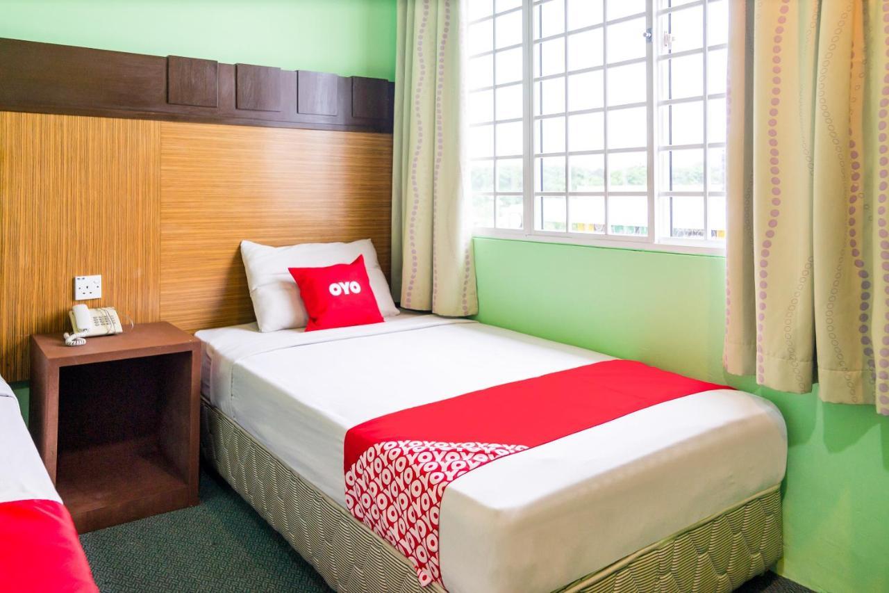 Oyo 89408 Royal Hotel Keningau Kültér fotó
