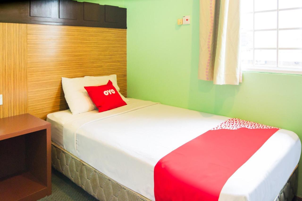 Oyo 89408 Royal Hotel Keningau Kültér fotó