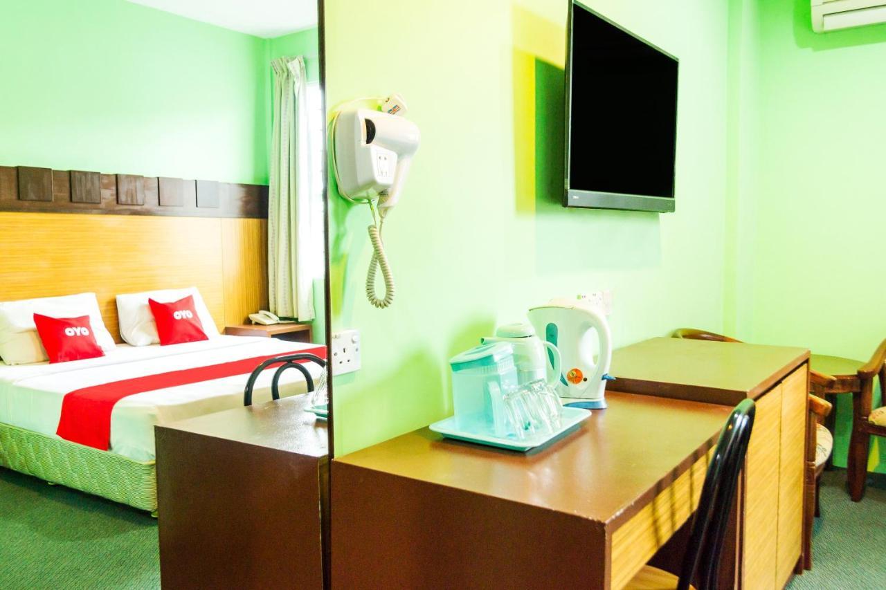 Oyo 89408 Royal Hotel Keningau Kültér fotó