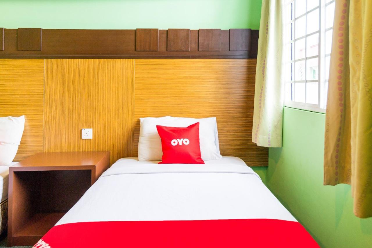 Oyo 89408 Royal Hotel Keningau Kültér fotó