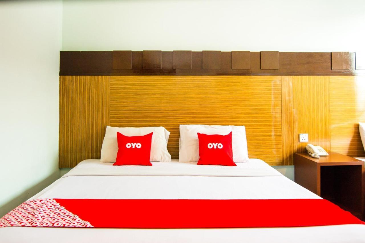 Oyo 89408 Royal Hotel Keningau Kültér fotó
