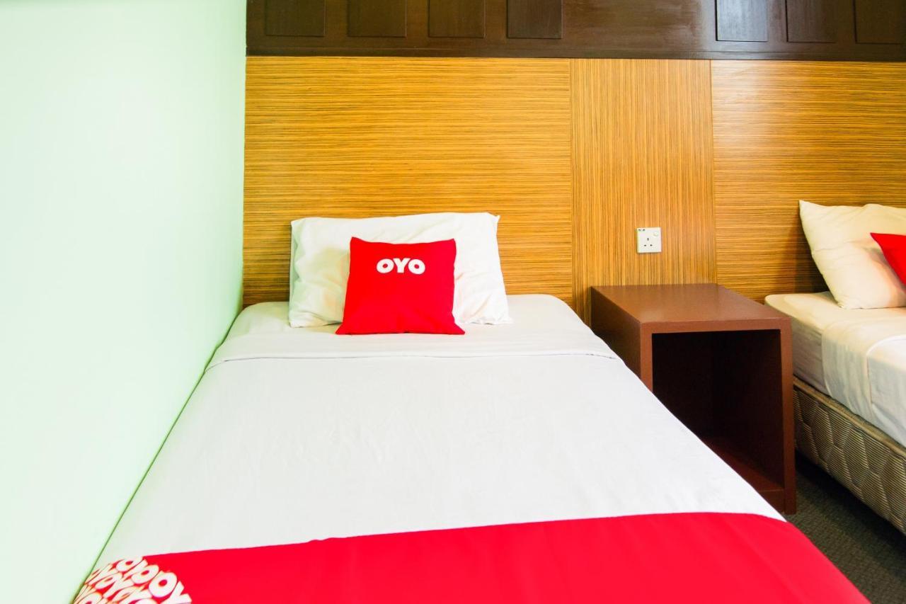Oyo 89408 Royal Hotel Keningau Kültér fotó