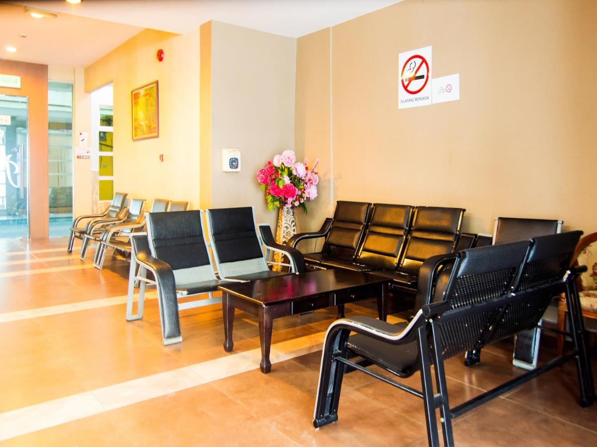Oyo 89408 Royal Hotel Keningau Kültér fotó